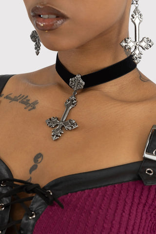 Crossed Fates Choker